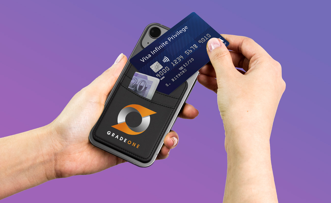 Vault - Etui Carte Bancaire Personnalisé gallery thumbnail